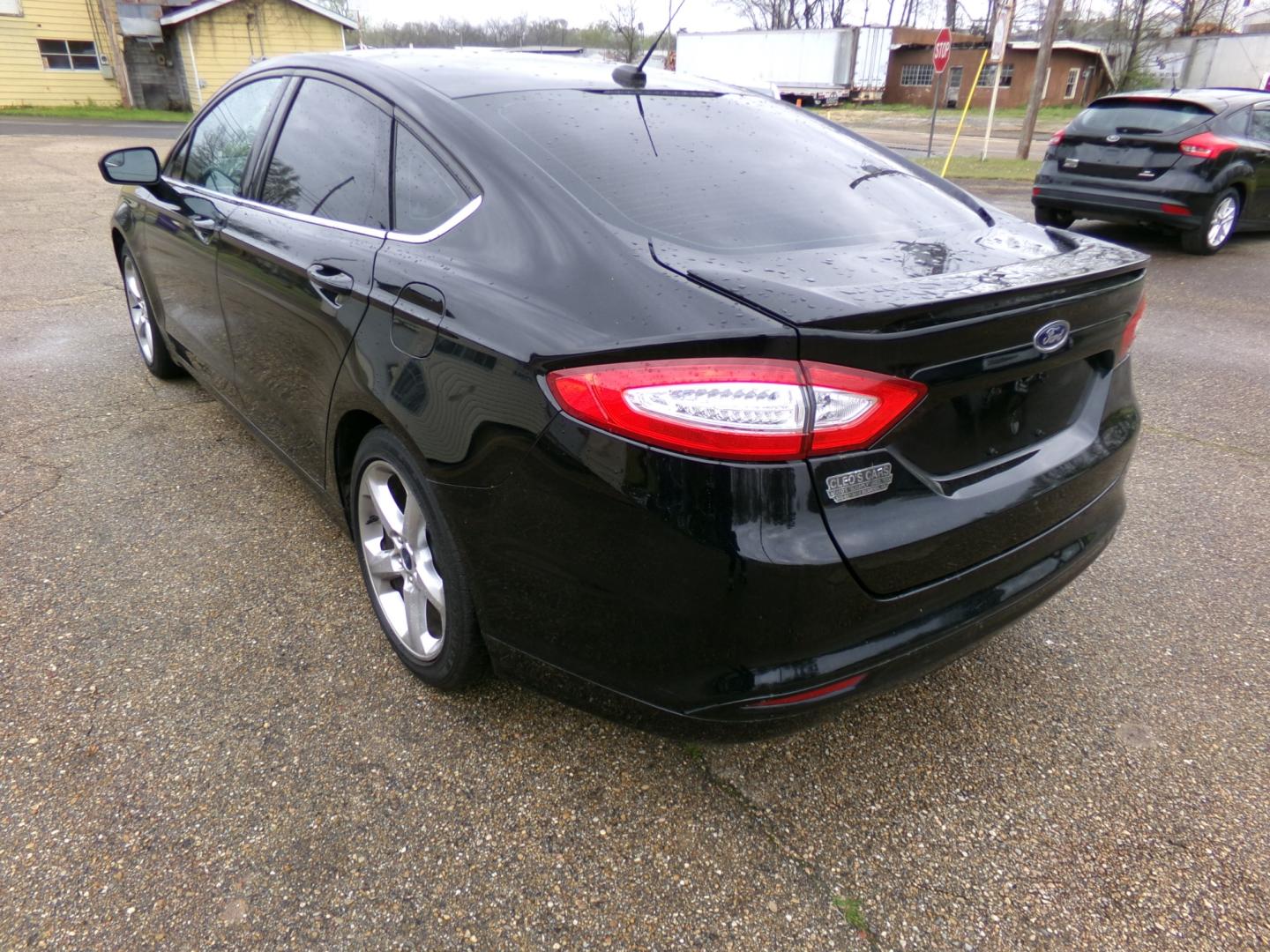 2016 Ford Fusion S (3FA6P0G71GR) with an 2.5L L4 DOHC 16V engine, 6-Speed Automatic transmission, located at 401 First NE, Bearden, AR, 71720, (870) 687-3414, 33.726528, -92.611519 - Photo#2